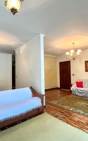 Casa à venda com 250m², 5 quartos e 5 vagas Casa à venda com 250m², 5 quartos e 5 vagasSala