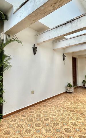 Casa à venda com 250m², 5 quartos e 5 vagas Casa à venda com 250m², 5 quartos e 5 vagasGaragem