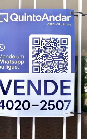 Casa à venda com 250m², 5 quartos e 5 vagas Casa à venda com 250m², 5 quartos e 5 vagasPlaquinha