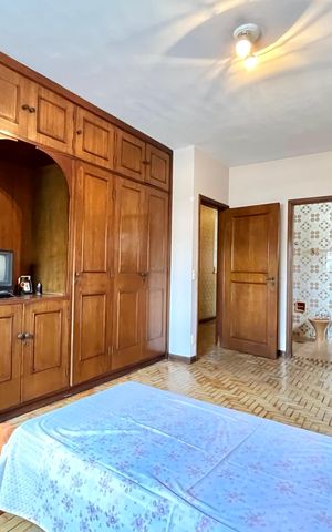 Casa à venda com 250m², 5 quartos e 5 vagas Casa à venda com 250m², 5 quartos e 5 vagasSuite 2