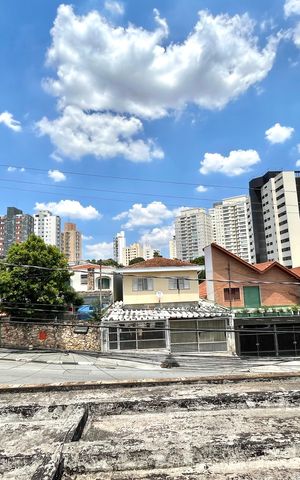 Casa à venda com 250m², 5 quartos e 5 vagas Casa à venda com 250m², 5 quartos e 5 vagasVista da Suíte 2