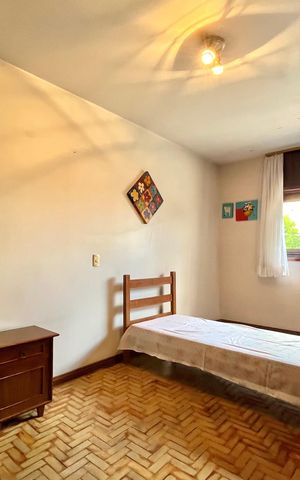 Casa à venda com 250m², 5 quartos e 5 vagas Casa à venda com 250m², 5 quartos e 5 vagasSuite 2