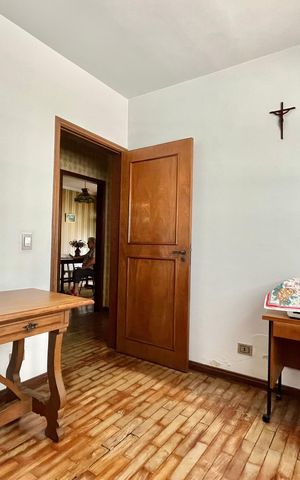 Casa à venda com 250m², 5 quartos e 5 vagas Casa à venda com 250m², 5 quartos e 5 vagasQuarto 5