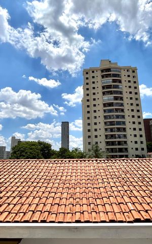 Casa à venda com 250m², 5 quartos e 5 vagas Casa à venda com 250m², 5 quartos e 5 vagasVista do Quarto 3
