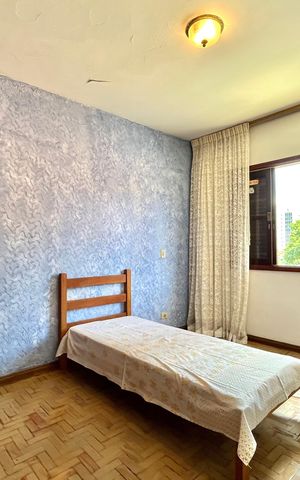 Casa à venda com 250m², 5 quartos e 5 vagas Casa à venda com 250m², 5 quartos e 5 vagasQuarto 4