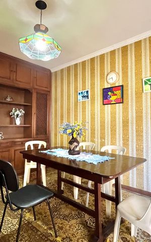 Casa à venda com 250m², 5 quartos e 5 vagas Casa à venda com 250m², 5 quartos e 5 vagasSala de Jantar