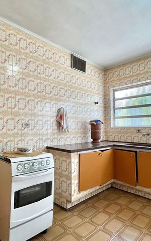 Casa à venda com 250m², 5 quartos e 5 vagas Casa à venda com 250m², 5 quartos e 5 vagasCozinha