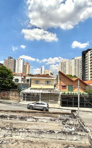 Casa à venda com 250m², 5 quartos e 5 vagas Casa à venda com 250m², 5 quartos e 5 vagasVista da Suíte 1