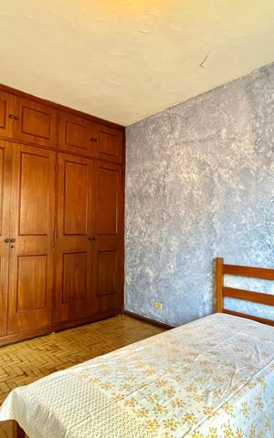 Casa à venda com 250m², 5 quartos e 5 vagas Casa à venda com 250m², 5 quartos e 5 vagasQuarto 4