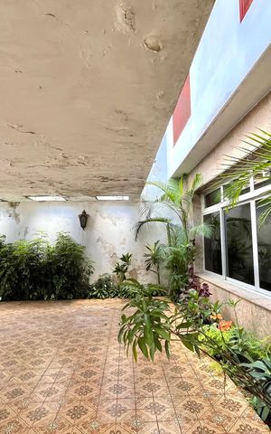 Casa à venda com 250m², 5 quartos e 5 vagas Casa à venda com 250m², 5 quartos e 5 vagasGaragem