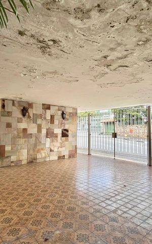Casa à venda com 250m², 5 quartos e 5 vagas Casa à venda com 250m², 5 quartos e 5 vagasGaragem