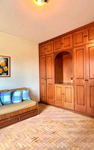 Casa à venda com 250m², 5 quartos e 5 vagas Casa à venda com 250m², 5 quartos e 5 vagasQuarto 3