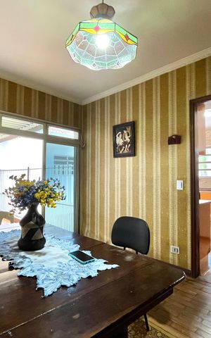 Casa à venda com 250m², 5 quartos e 5 vagas Casa à venda com 250m², 5 quartos e 5 vagasSala de Jantar