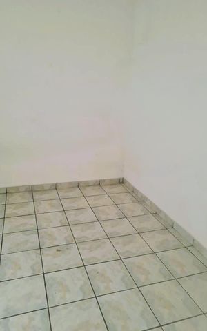Casa à venda com 65m², 3 quartos e sem vaga Casa à venda com 65m², 3 quartos e sem vagaCozinha
