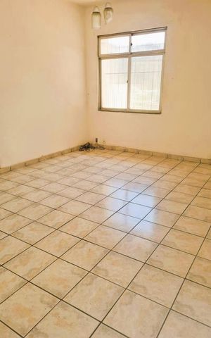 Casa à venda com 65m², 3 quartos e sem vaga Casa à venda com 65m², 3 quartos e sem vagaSala
