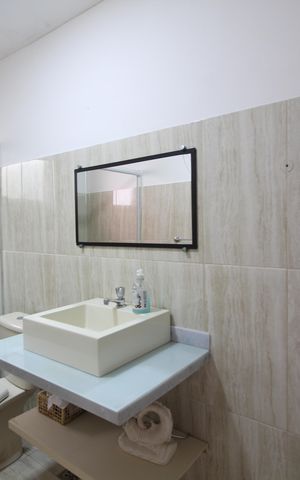 Casa de condomínio à venda com 600m², 4 quartos e 3 vagasBanheiro Social - Área Externa