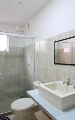 Casa de condomínio à venda com 600m², 4 quartos e 3 vagasBanheiro Social - Área Externa