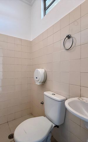 Casa à venda com 254m², 4 quartos e 3 vagasBanheiro Suíte 3