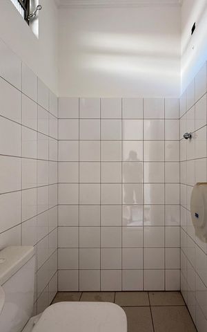 Casa à venda com 254m², 4 quartos e 3 vagasBanheiro Suíte 4