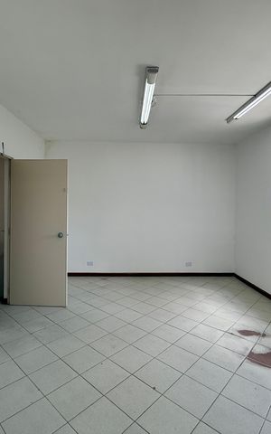Casa à venda com 254m², 4 quartos e 3 vagasSuíte 2