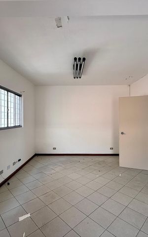 Casa à venda com 254m², 4 quartos e 3 vagasSuíte 4