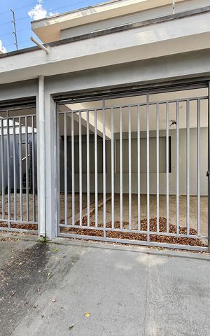 Casa à venda com 254m², 4 quartos e 3 vagasFachada 
