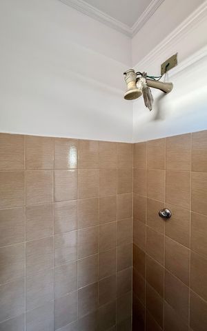 Casa à venda com 254m², 4 quartos e 3 vagasBanheiro Suíte 2