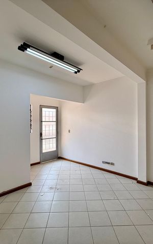 Casa à venda com 254m², 4 quartos e 3 vagasSuíte 3