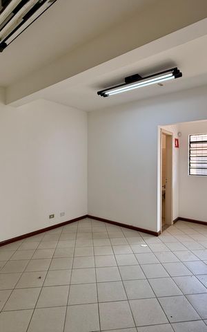 Casa à venda com 254m², 4 quartos e 3 vagasSuíte 3