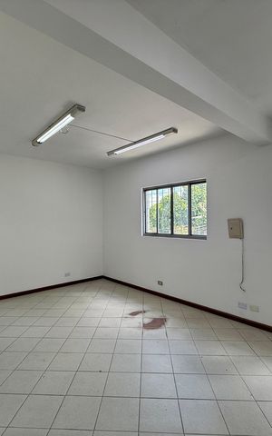 Casa à venda com 254m², 4 quartos e 3 vagasSuíte 2
