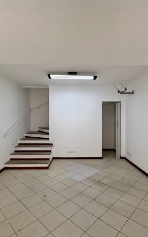 Casa à venda com 254m², 4 quartos e 3 vagasSala