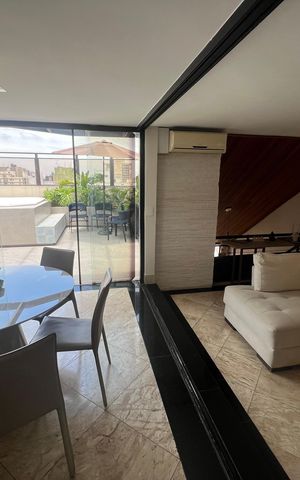 Apartamento à venda com 160m², 3 quartos e 2 vagas Apartamento à venda com 160m², 3 quartos e 2 vagasÁrea externa