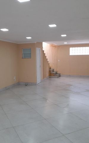 Casa à venda com 283m², 3 quartos e sem vaga Casa à venda com 283m², 3 quartos e sem vagaÁrea externa