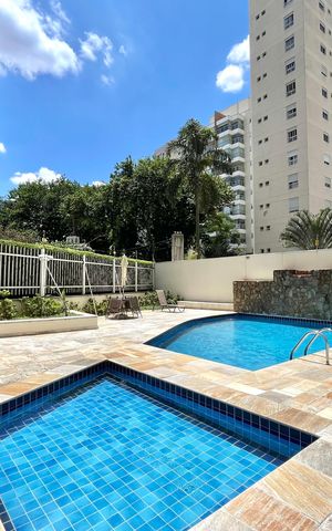 Apartamento à venda com 159m², 4 quartos e 2 vagas Apartamento à venda com 159m², 4 quartos e 2 vagasÁrea comum - Piscina