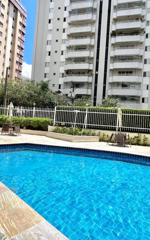 Apartamento à venda com 159m², 4 quartos e 2 vagas Apartamento à venda com 159m², 4 quartos e 2 vagasÁrea comum - Piscina