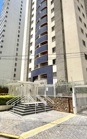 Apartamento à venda com 159m², 4 quartos e 2 vagas Apartamento à venda com 159m², 4 quartos e 2 vagasFachada