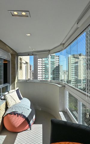 Apartamento à venda com 90m², 3 quartos e 2 vagasVaranda
