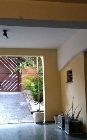 Casa à venda com 205m², 4 quartos e 4 vagas