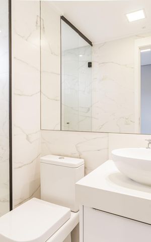 Apartamento à venda com 176m², 3 quartos e 4 vagas Apartamento à venda com 176m², 3 quartos e 4 vagasBanheiro da Suíte 1