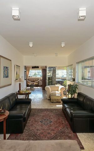 Apartamento à venda com 300m², 4 quartos e 4 vagasCobertura