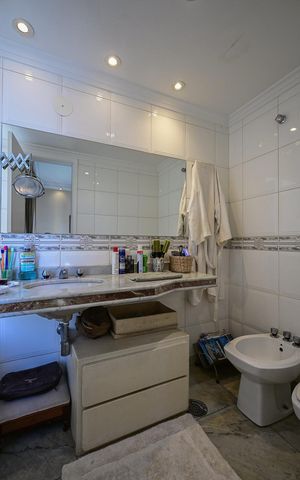 Apartamento à venda com 300m², 4 quartos e 4 vagasBanheiro Suíte 1