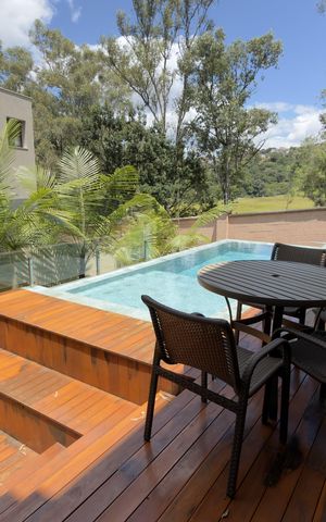 Casa de condomínio para alugar com 298m², 5 quartos e 4 vagas