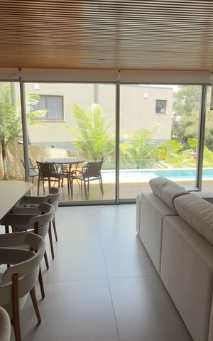 Casa de condomínio para alugar com 298m², 5 quartos e 4 vagas