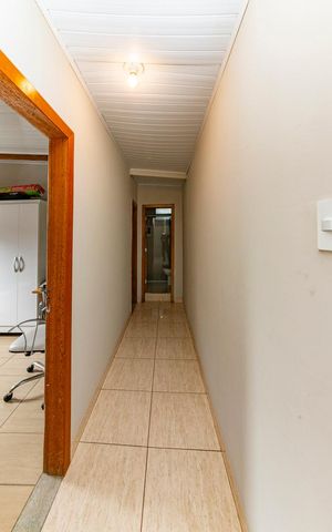 Casa à venda com 460m², 5 quartos e 8 vagas Casa à venda com 460m², 5 quartos e 8 vagasCorredor