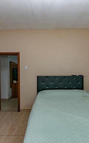 Casa à venda com 460m², 5 quartos e 8 vagas Casa à venda com 460m², 5 quartos e 8 vagasSuíte