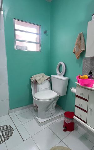 Casa para alugar com 280m², 6 quartos e 3 vagas Casa para alugar com 280m², 6 quartos e 3 vagasBanheiro 2