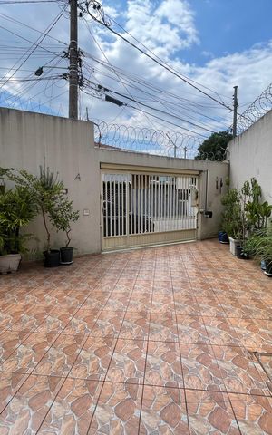 Casa para alugar com 280m², 6 quartos e 3 vagas Casa para alugar com 280m², 6 quartos e 3 vagasGaragem