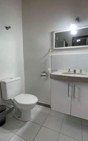 Casa para alugar com 280m², 6 quartos e 3 vagas Casa para alugar com 280m², 6 quartos e 3 vagasBanheiro 1