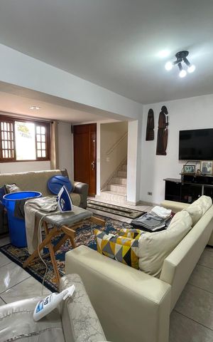 Casa para alugar com 280m², 6 quartos e 3 vagas Casa para alugar com 280m², 6 quartos e 3 vagasSala