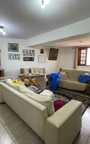 Casa para alugar com 280m², 6 quartos e 3 vagas Casa para alugar com 280m², 6 quartos e 3 vagasSala